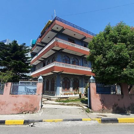 Hotel Lake Garden Pokhara Esterno foto