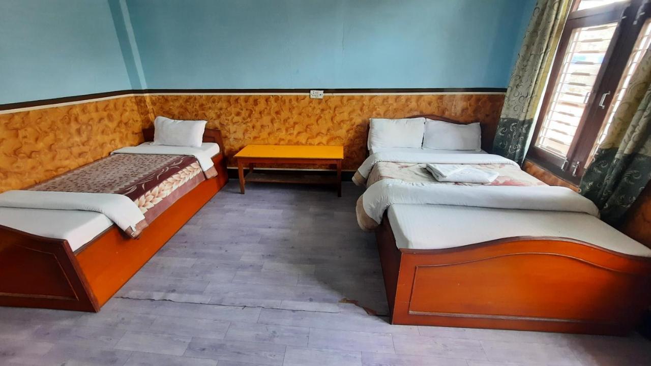 Hotel Lake Garden Pokhara Esterno foto