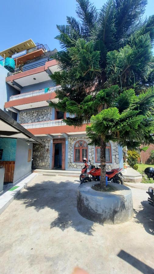 Hotel Lake Garden Pokhara Esterno foto